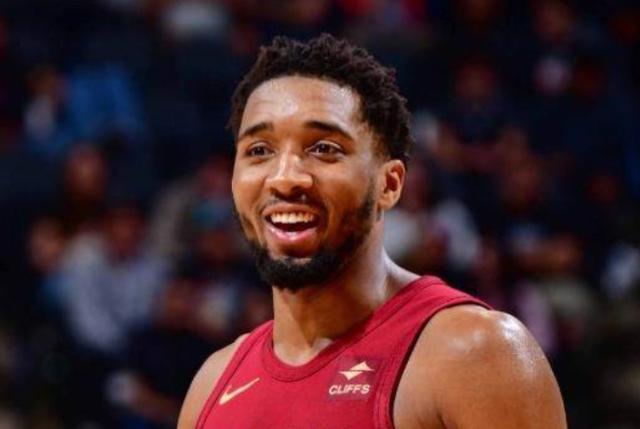 足球比赛直播-保守也是一种赌博 骑士队疯狂续约埋下定时炸弹