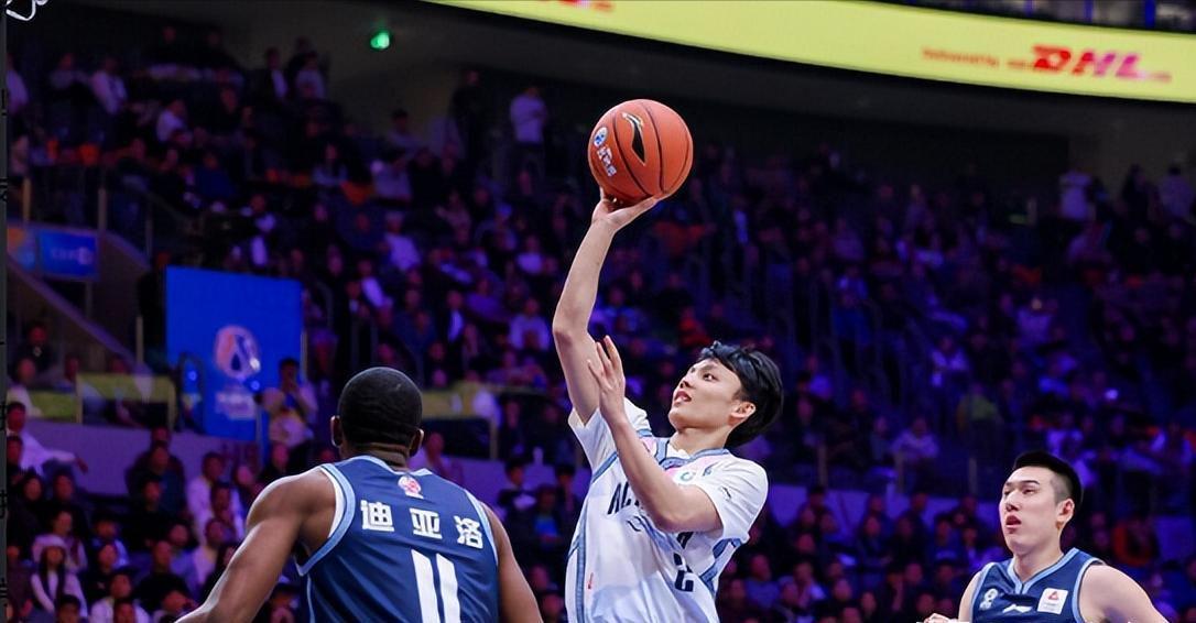 法甲直播-广东男篮80:82输新疆，看看媒体怎么说，徐杰和胡明轩成罪魁祸首